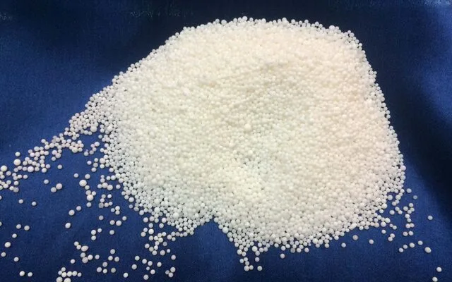 Non-coated prill form ammonium nitrate